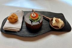 Croqueta de vieira / Corteza de Bacalao y sardina ahumanda / Mazapán de ajada y Vieira Croqueta de vieira / Corteza de Bacalao y sardina ahumanda / Mazapán de ajada y Vieira