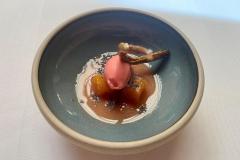 Salmón marinado, gazpacho, helado de fresa y piparra Salmón marinado, gazpacho, helado de fresa y piparra